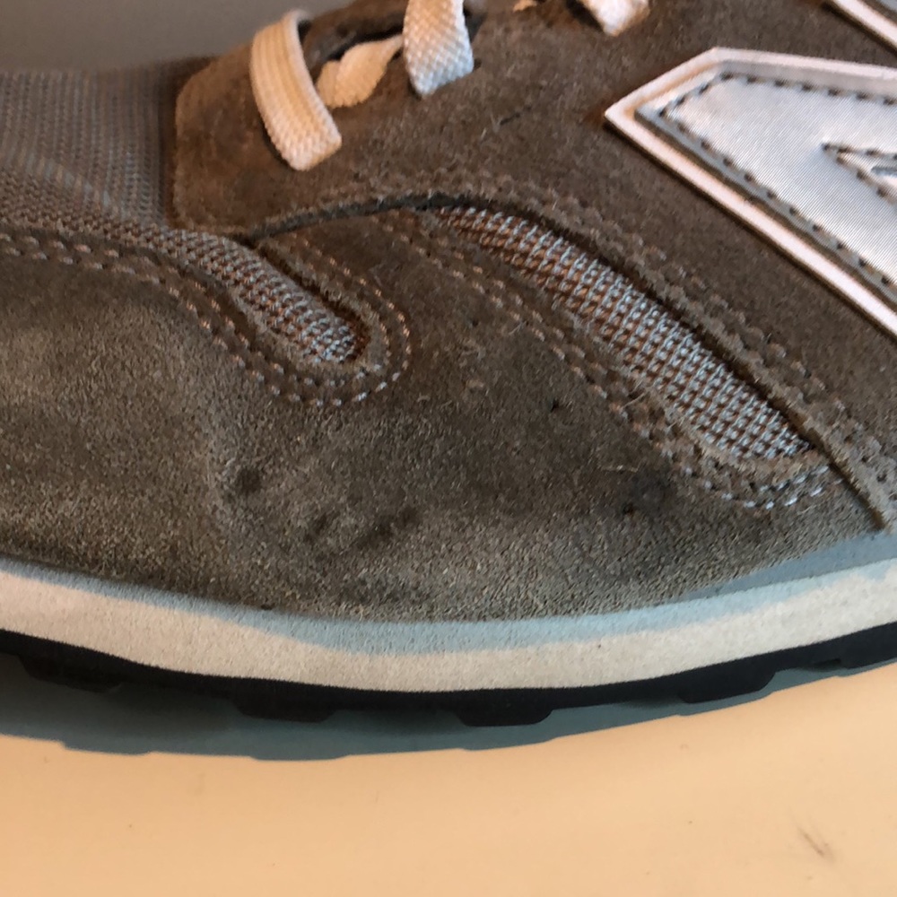 New Balance Gray Sneakers Shoes - Picture 12 of 14